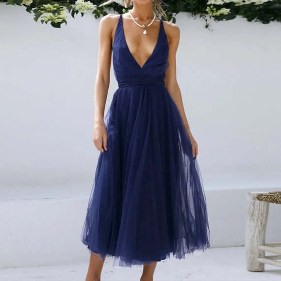 Backless Crisscross Sleeveless Midi Dress - Picture 1 of 4